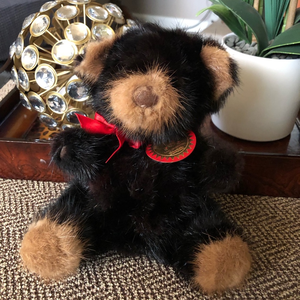 Collectible Mink “RARE BEAR”.